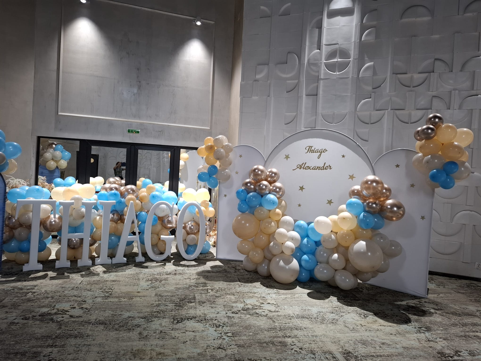 Decor Baloane Luxury cu Panou și Litere Volumetrice  Buzău - Imagine principală